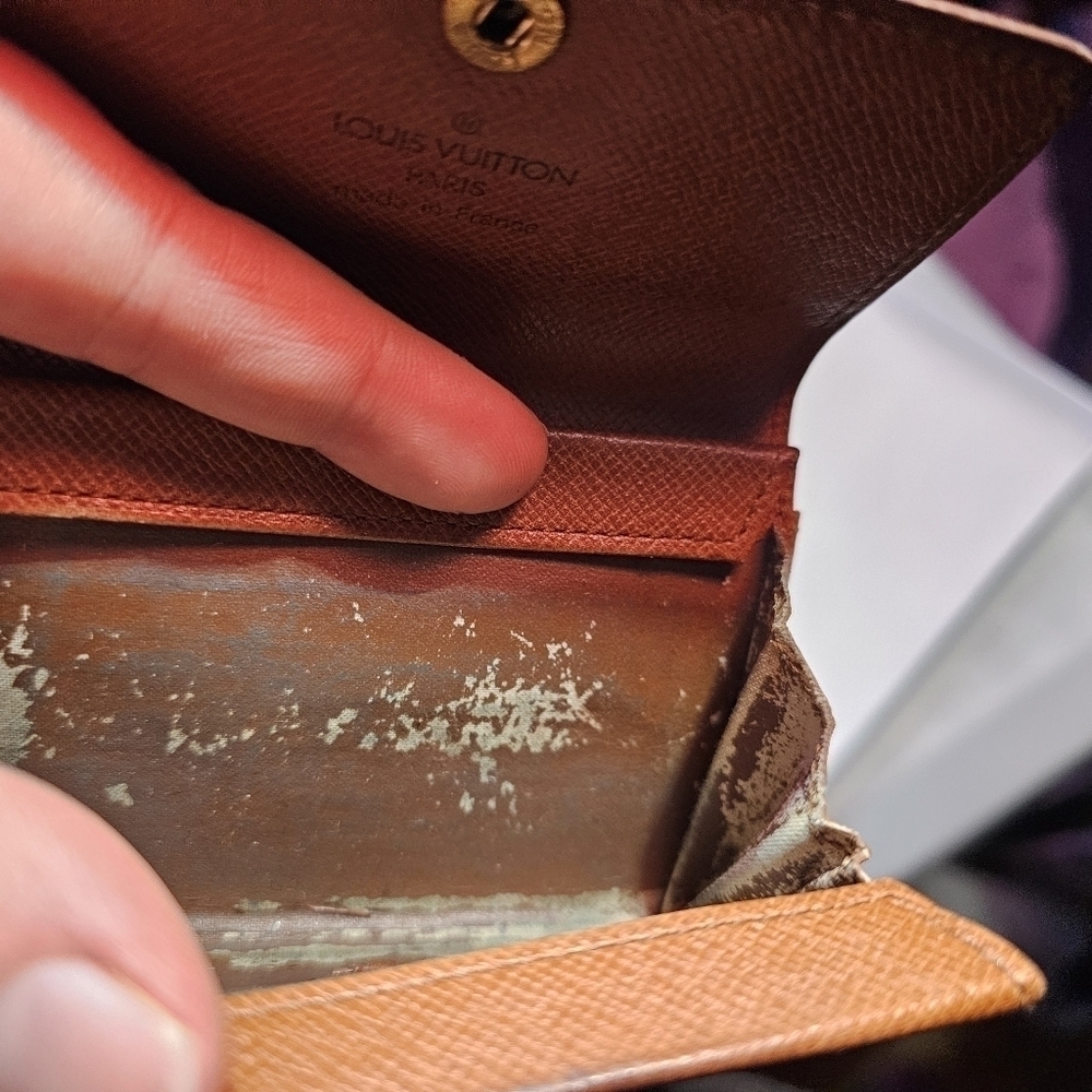 EUC Louis Vuitton Compact Wallet - Picture 7 of 9